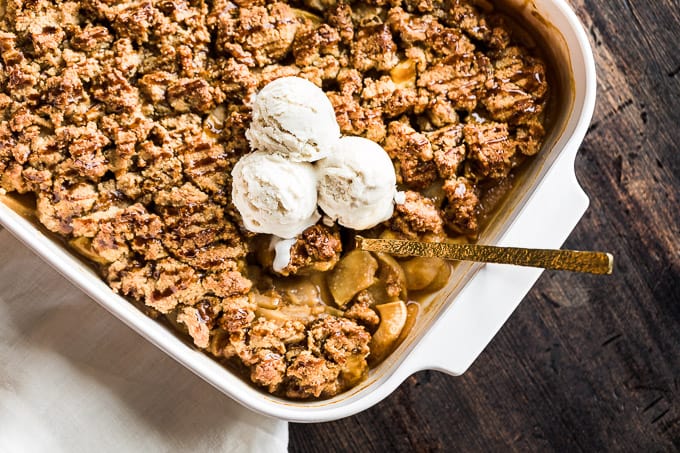 Easy Paleo Caramel Apple Crisp: Your Holiday Dessert Hit